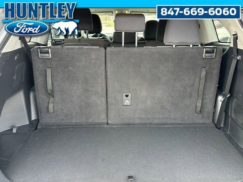 Used 2023 Toyota Highlander LE image 9