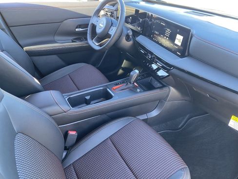New 2026 Nissan Kicks SR w/ Cold Weather Package image 13
