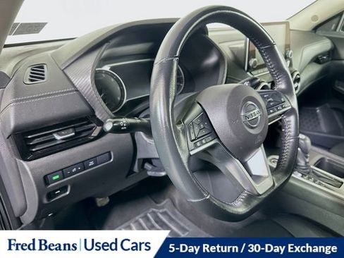 Used 2022 Nissan Sentra SV FWD image 11