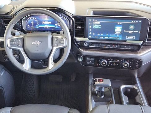 Used 2025 Chevrolet Silverado 1500 LT Trail Boss w/ Convenience Package II image 27