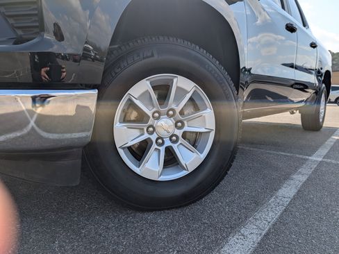 Used 2024 Chevrolet Silverado 1500 LT image 35