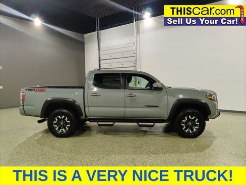 Used 2022 Toyota Tacoma TRD Off-Road w/ TRD Premium Off Road Package AWD/4WD image 9