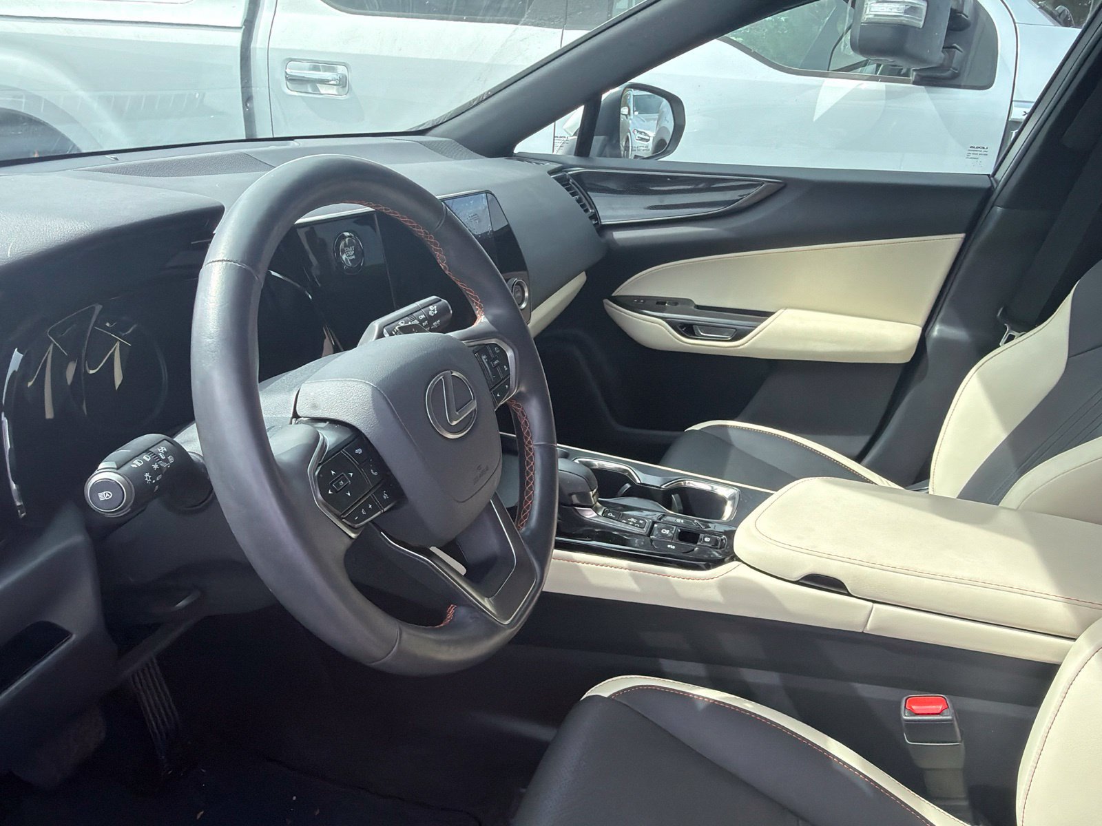 Used 2024 Lexus NX 250 FWD image 5
