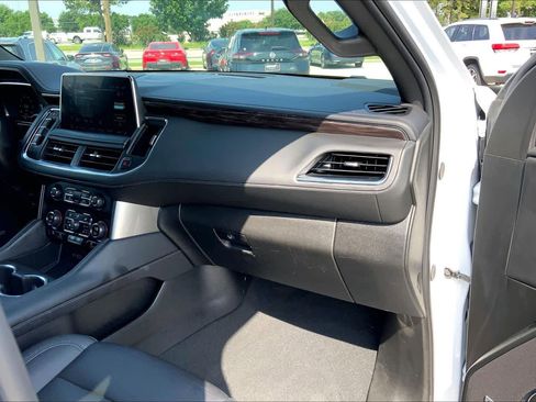 Used 2024 Chevrolet Tahoe LT RWD image 18