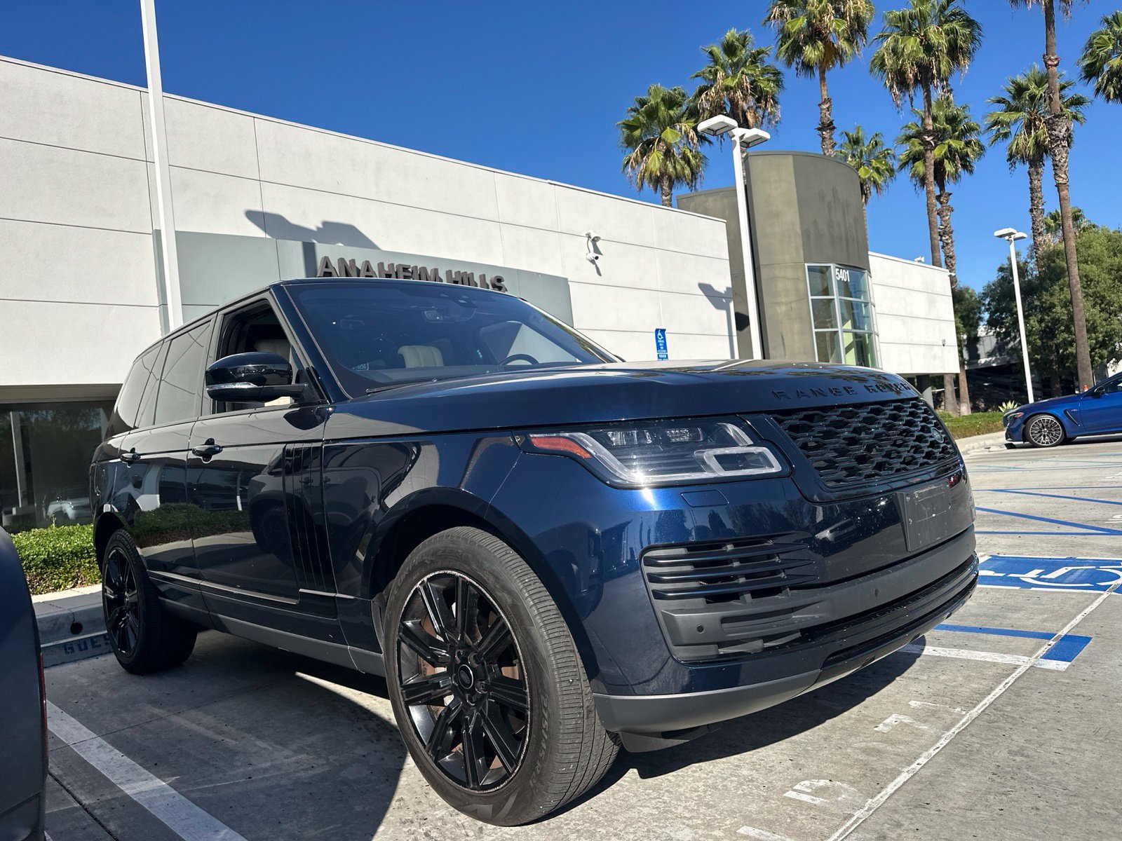 Used 2022 Land Rover Range Rover AWD/4WD image 2