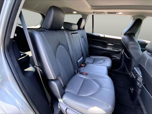 Used 2024 Toyota Grand Highlander AWD image 21