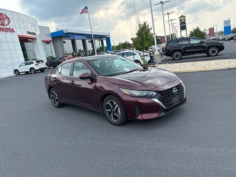 Used 2025 Nissan Sentra SV FWD image 2