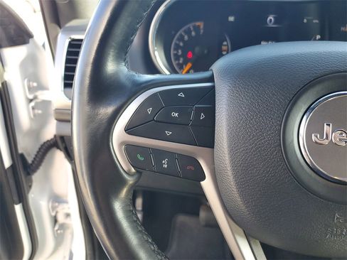 Used 2021 Jeep Grand Cherokee Laredo w/ Security & Convenience Group image 23