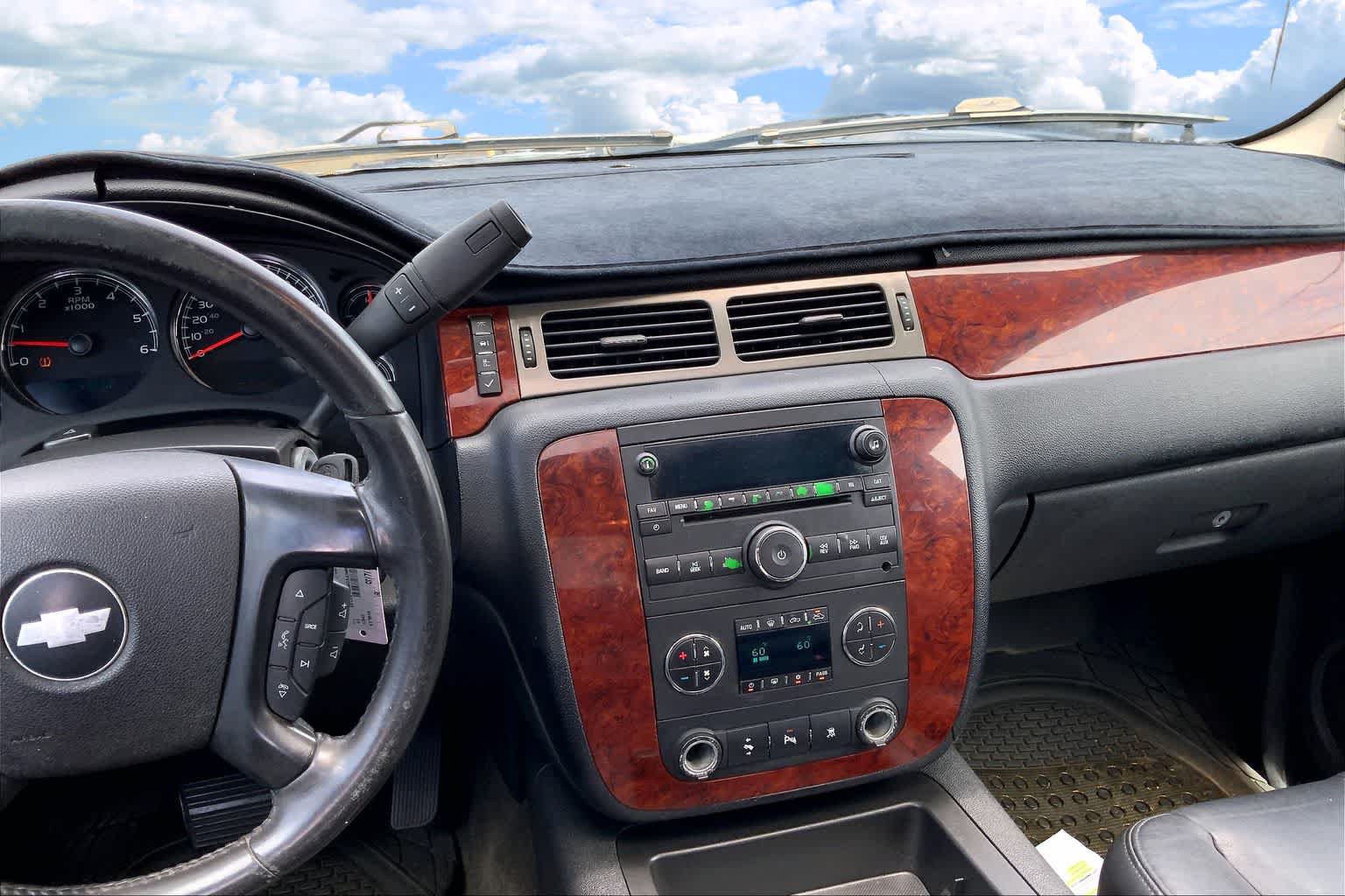 Used 2010 Chevrolet Avalanche LT RWD image 15