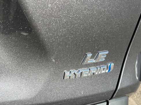 Certified 2024 Toyota RAV4 LE AWD/4WD image 21