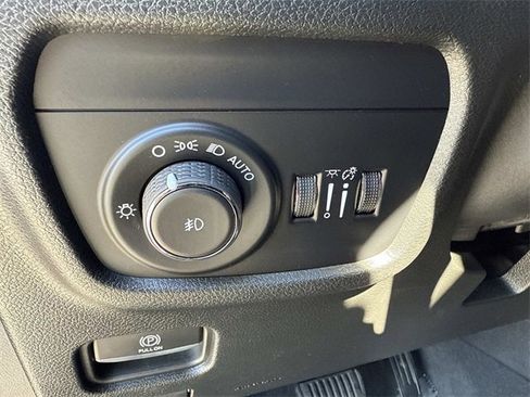 Used 2023 Jeep Grand Cherokee L Limited w/ Trailer Tow Group (B) image 33