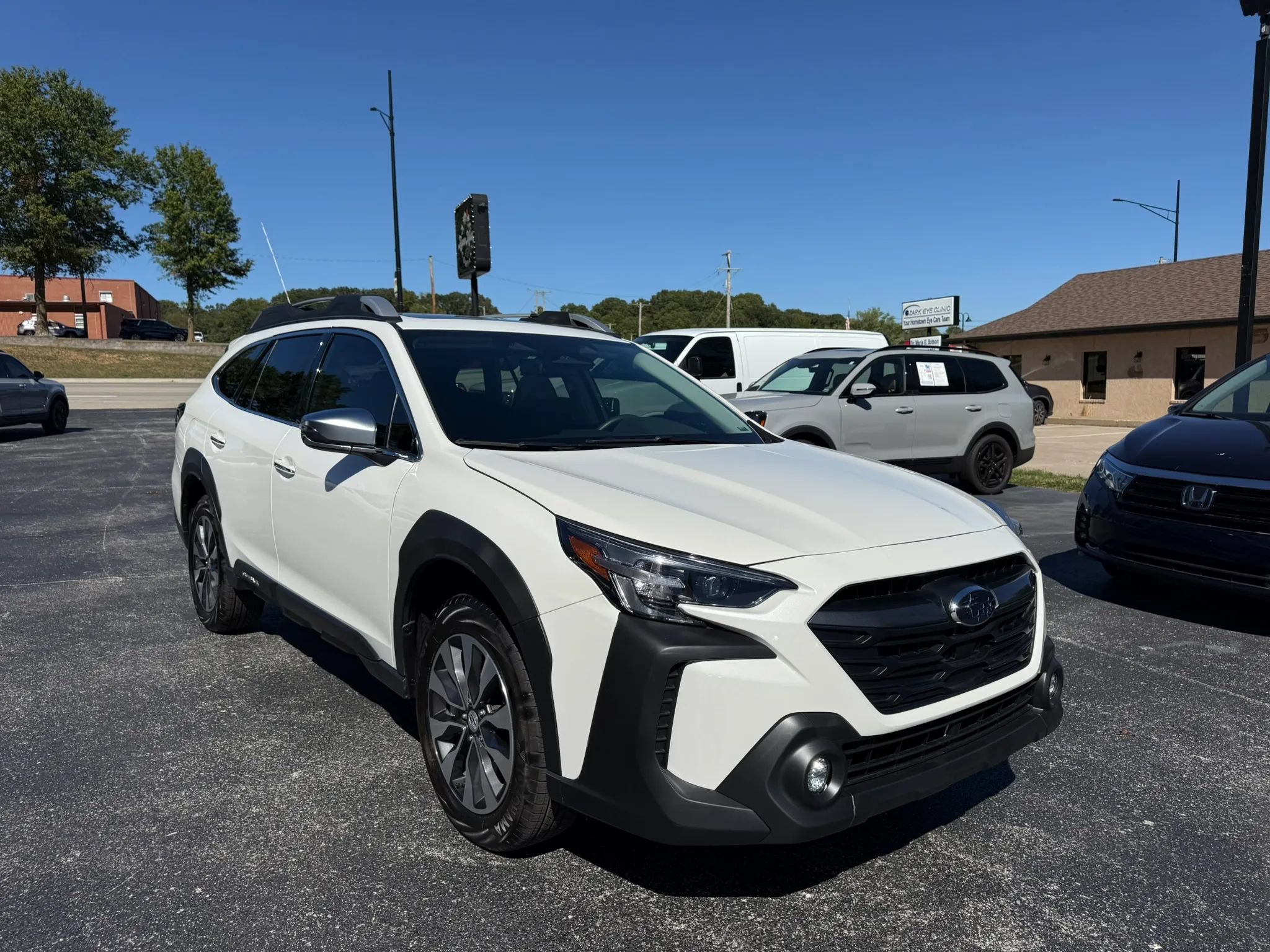 Used 2025 Subaru Outback Touring AWD/4WD image 8