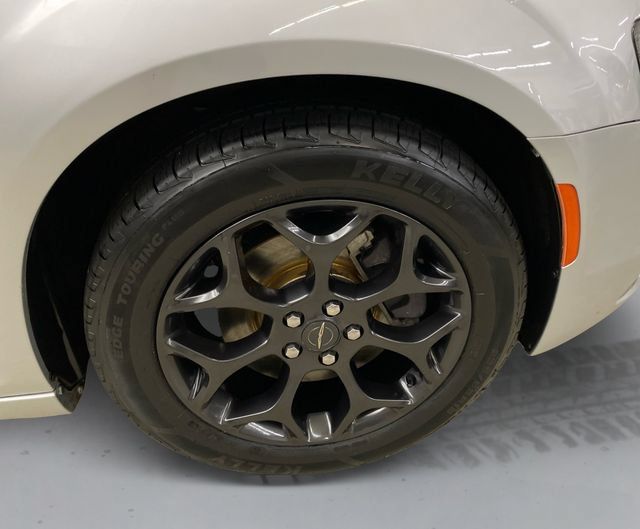 Used 2020 Chrysler 300 S AWD/4WD image 16