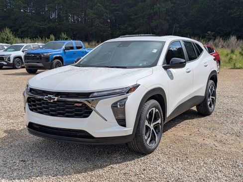 New 2026 Chevrolet Trax RS w/ Sunroof Package FWD image 5