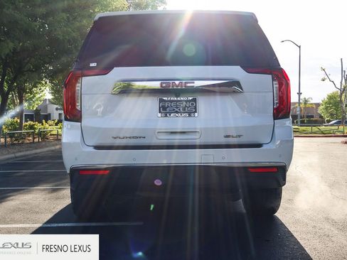 Used 2022 GMC Yukon SLT w/ SLT Premium Package image 5