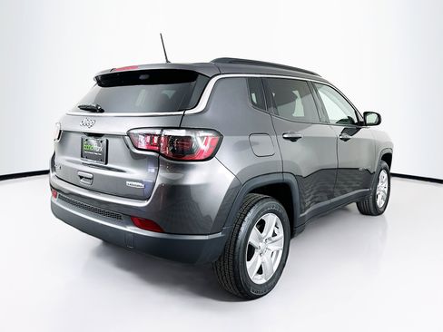 Used 2022 Jeep Compass Latitude image 9