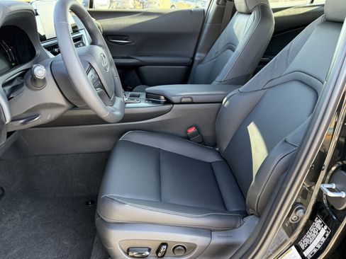 New 2026 Lexus UX 300h FWD image 18