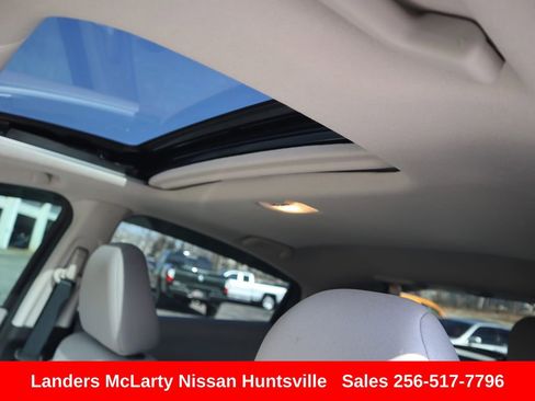 Used 2017 Honda HR-V EX image 18