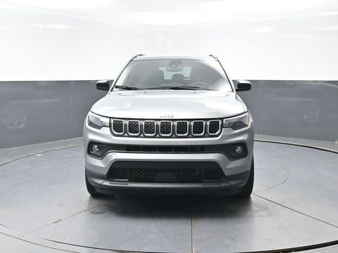 Used 2024 Jeep Compass Latitude AWD/4WD image 6
