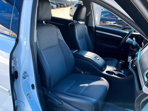 Used 2019 Toyota Highlander Plus image 9