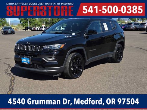 Used 2025 Jeep Compass Latitude w/ Altitude Special Edition AWD/4WD image 1