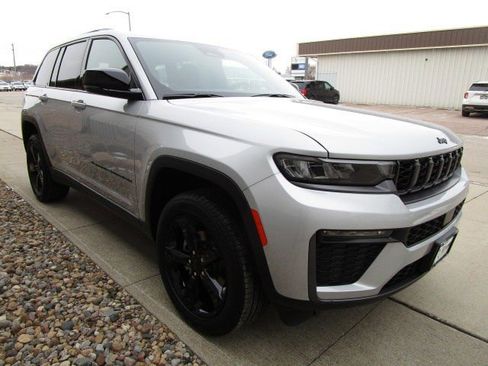 New 2026 Jeep Grand Cherokee Limited w/ Limited Altitude Package AWD/4WD image 3