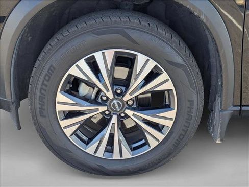 Used 2023 Nissan Rogue SV image 23