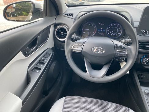 Used 2022 Hyundai Kona SE FWD image 16