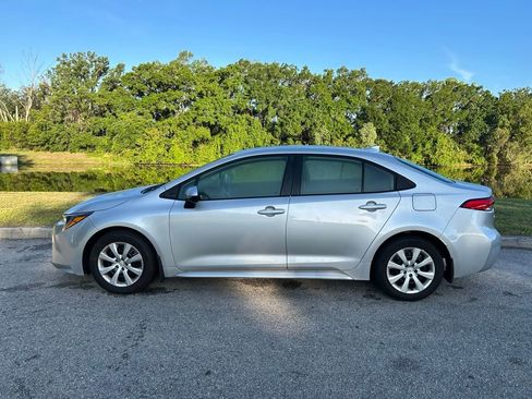 Used 2026 Toyota Corolla LE image 2