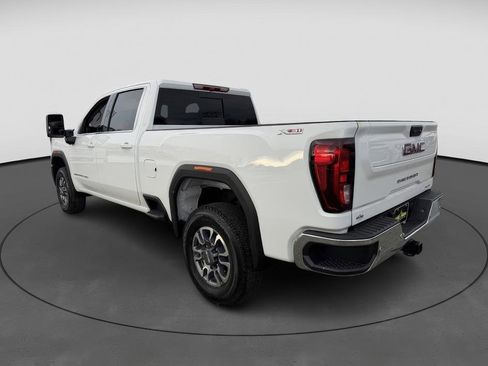 New 2026 GMC Sierra 2500 SLE w/ SLE Value Package; image 4
