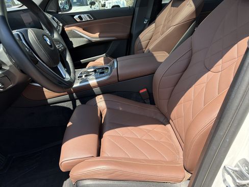Used 2024 BMW X5 xDrive40i w/ Premium Package AWD/4WD image 16