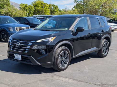 Used 2025 Nissan Rogue SV AWD/4WD image 10