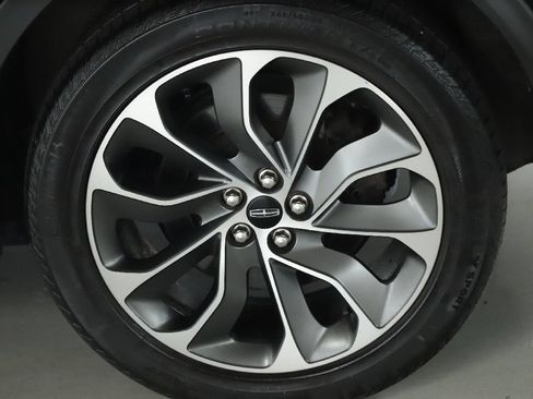 Used 2023 Lincoln Nautilus Reserve AWD/4WD image 40
