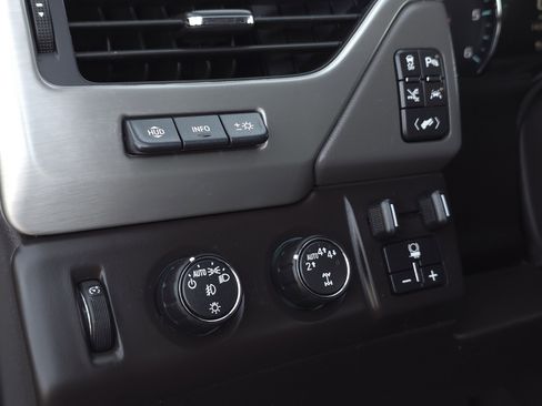 Used 2019 GMC Yukon XL Denali w/ Open Road Package image 26