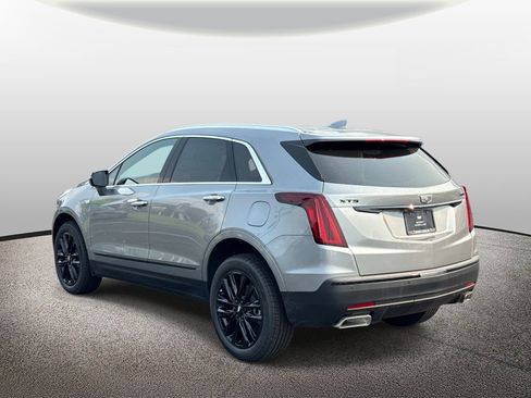 New 2026 Cadillac XT5 Luxury w/ LPO, ONYX Package FWD image 2