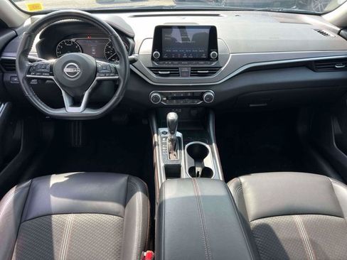 Used 2024 Nissan Altima 2.5 SR FWD image 13