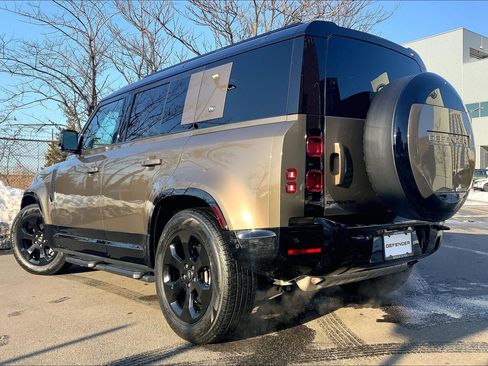 Used 2024 Land Rover Defender 110 X-Dynamic SE image 3