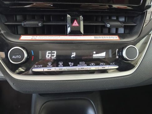 Used 2025 Toyota Corolla LE FWD image 17
