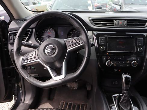 Used 2019 Nissan Rogue SV AWD/4WD image 5