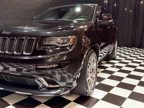 Used 2014 Jeep Grand Cherokee SRT8 w/ Luxury Group II AWD/4WD image 9