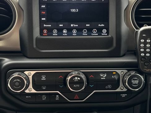 Used 2018 Jeep Wrangler Unlimited Sport S AWD/4WD image 18