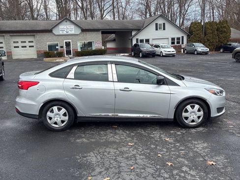 Used 2017 Ford Focus S FWD image 6