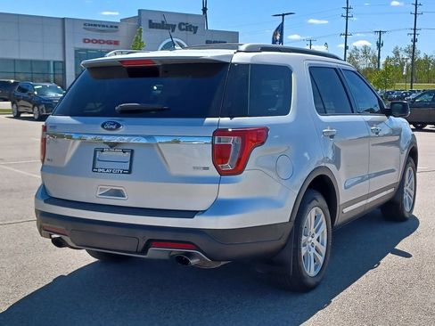 Used 2019 Ford Explorer XLT AWD/4WD image 4