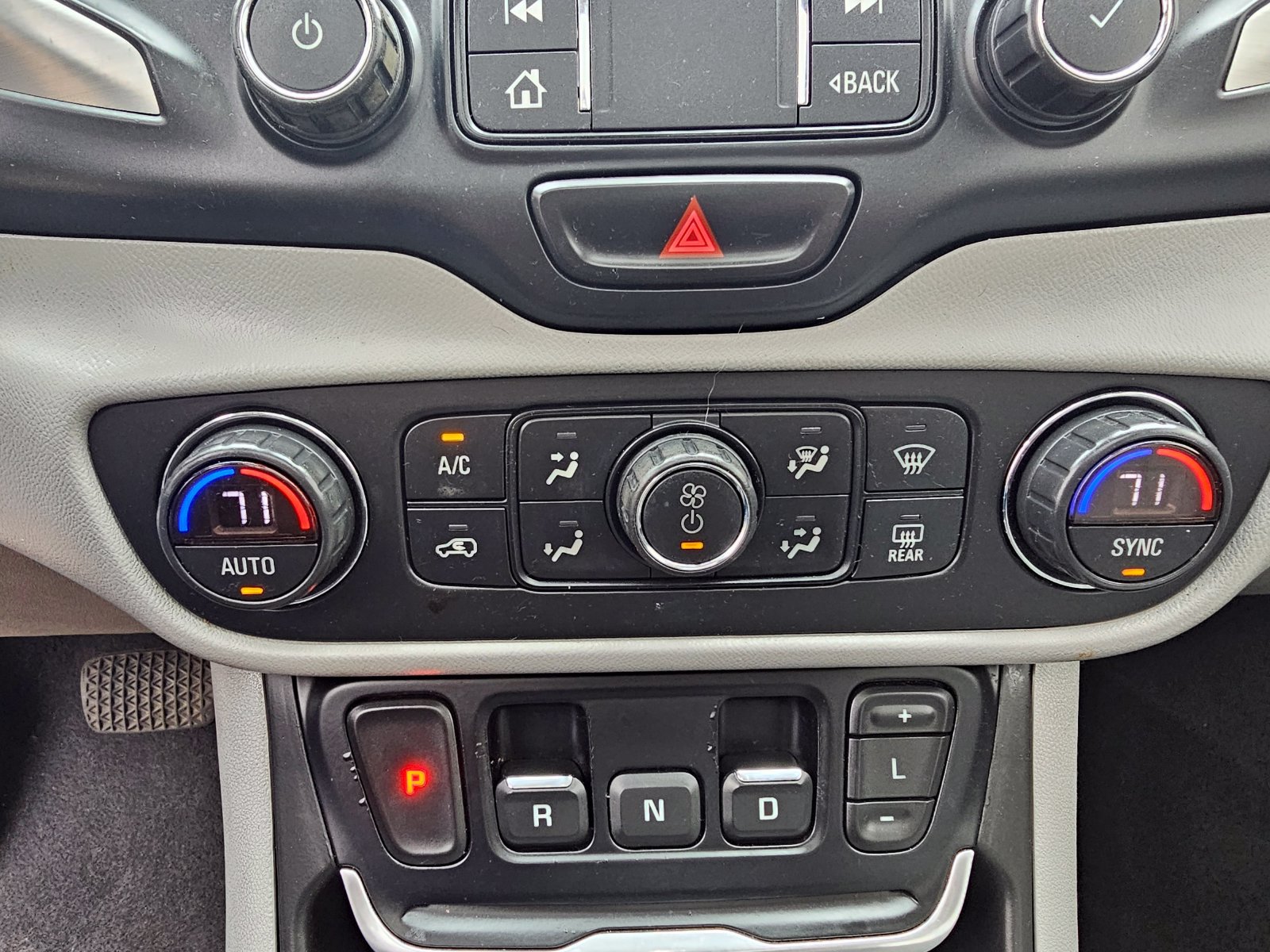 Used 2019 GMC Terrain SLT w/ Infotainment Package II AWD/4WD image 23