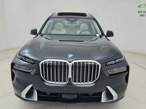 Used 2024 BMW X7 xDrive40i w/ Parking Assistance Package AWD/4WD image 2