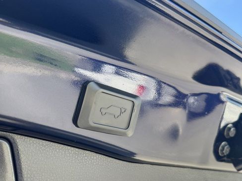 Used 2023 Toyota RAV4 XLE Premium image 11