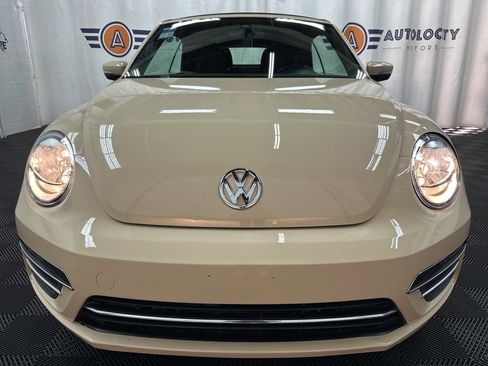 Used 2019 Volkswagen Beetle 2.0T SE image 4