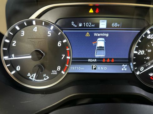 Certified 2024 Nissan Titan Platinum Reserve w/ Moonroof Package AWD/4WD image 17