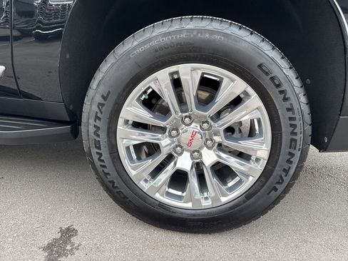 Used 2025 GMC Yukon XL Denali AWD/4WD image 28