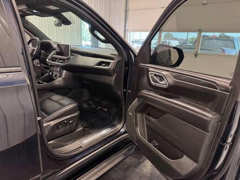 Used 2021 Chevrolet Tahoe RST w/ Luxury Package AWD/4WD image 25